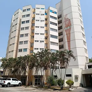 Araras Service Casa de Férias Caldas Novas